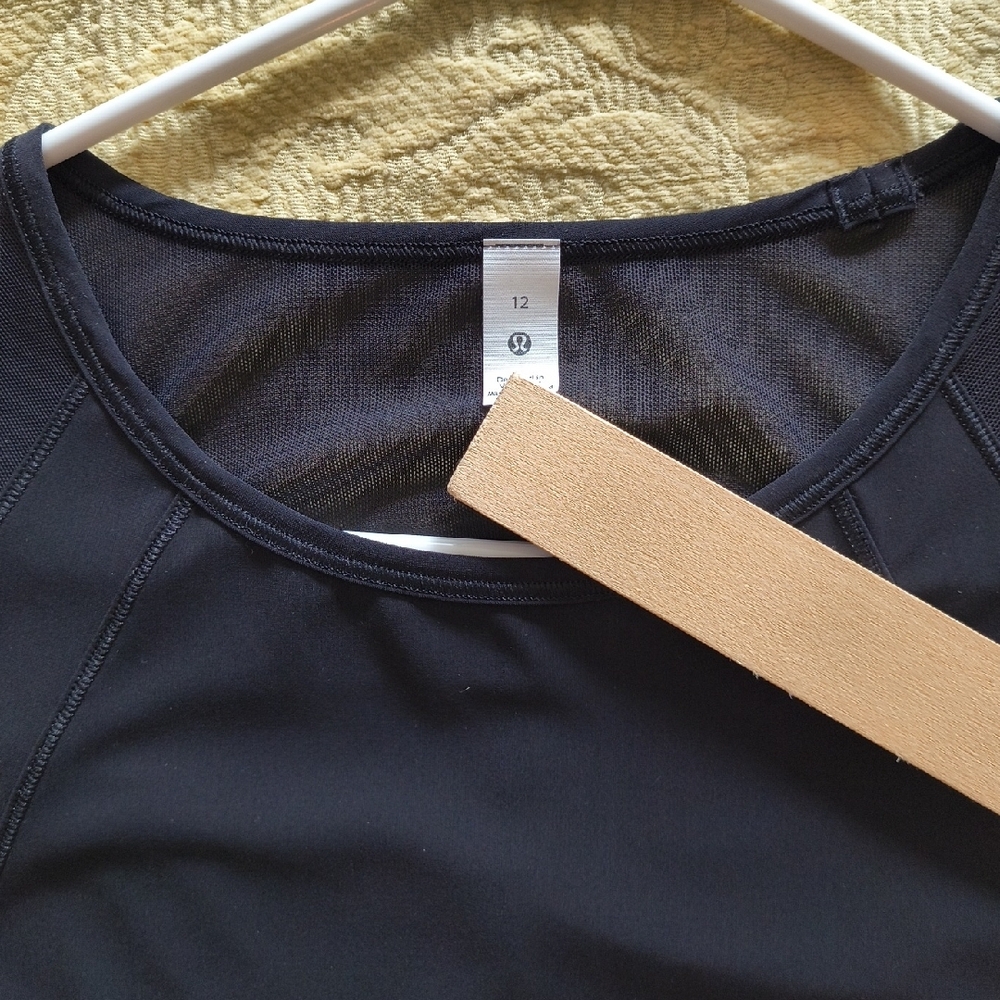 Lululemon Sculpt Black Sleeveless Tank Top - Picture 2 of 13